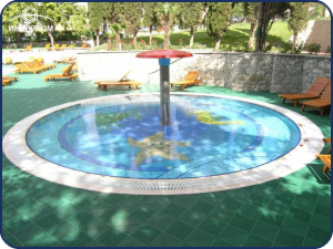 Водопад в бассейне